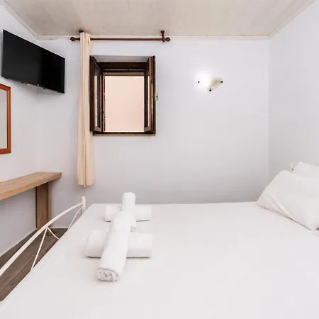 Veluna Maisonettes * La Canea