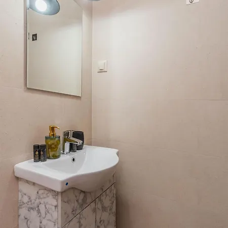Veluna Maisonettes Апартаменти *